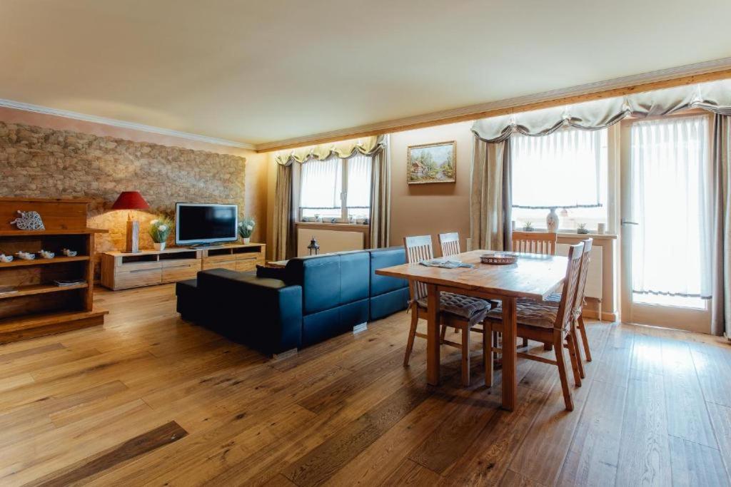 Apartment Monty By Monicare *